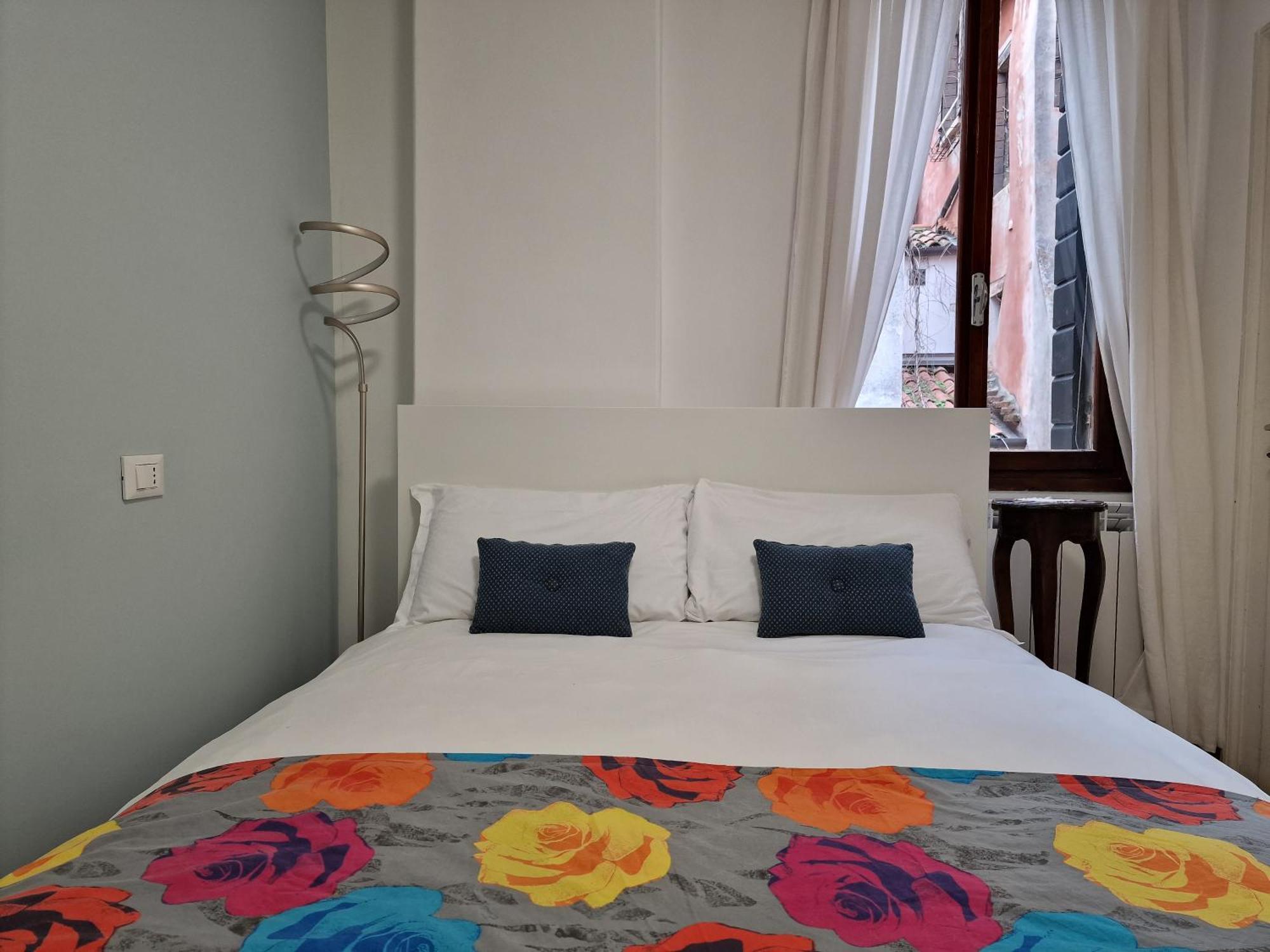 Veneziacentopercento La Forcola Apartment, Next To Rialto Bridge Exterior photo