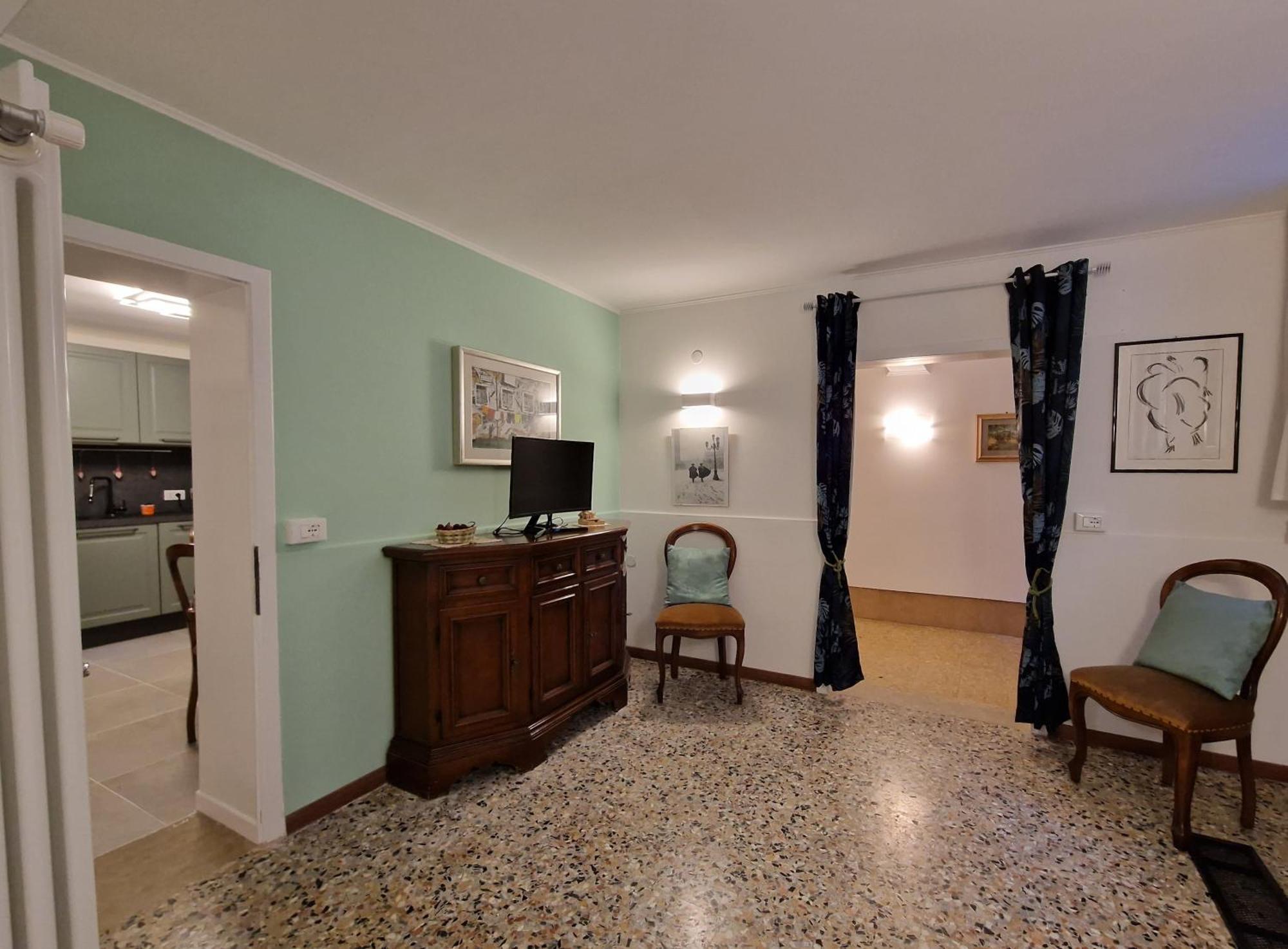 Veneziacentopercento La Forcola Apartment, Next To Rialto Bridge Exterior photo