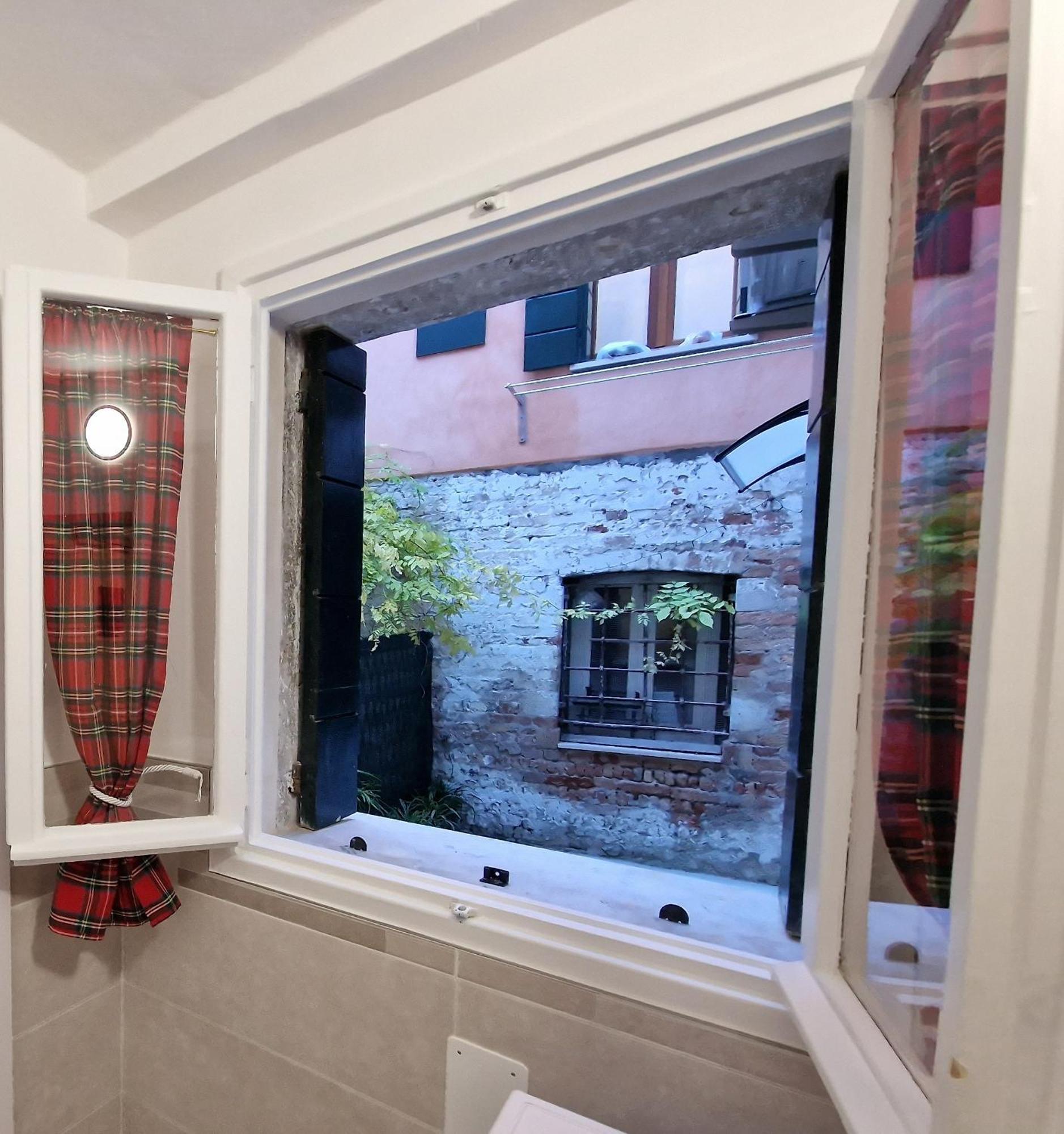 Veneziacentopercento La Forcola Apartment, Next To Rialto Bridge Exterior photo